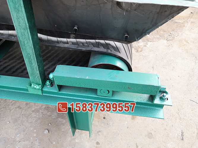 皮带输送机张紧装置